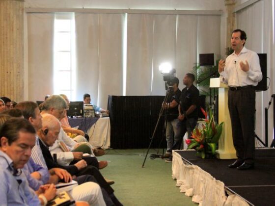 Foro sobre liderazgo, gobernanza y participación ciudadana en Bolívar